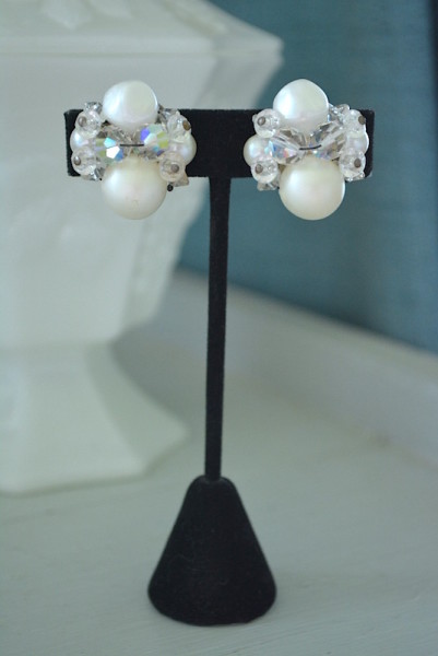 Snow White Earrings, Snow White, White Jewelry, White Earrings, Vintage Costume Jewelry