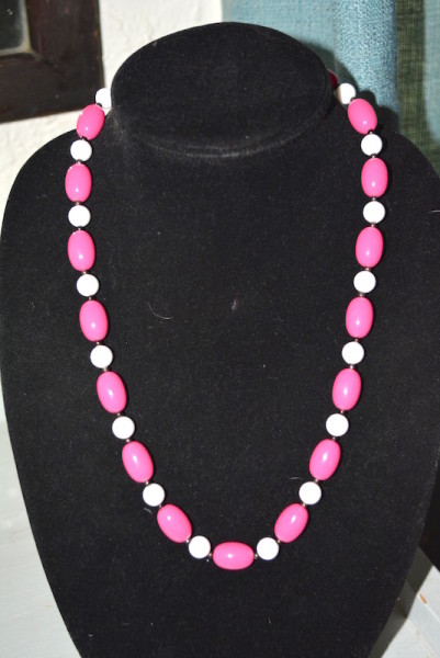 Fuchsia Beaded Necklace, 1980's Necklace