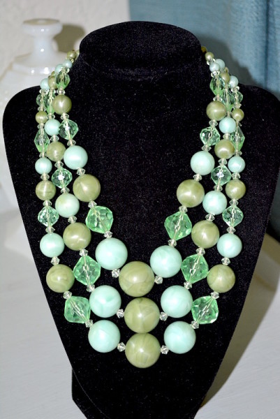Green Beaded Necklace, Vintage Jewelry, Vintage Necklace, Green Jewelry