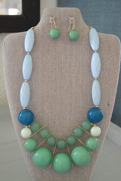 Green Beaded Necklace Set, Green and Blue Jewelry, Green Jewelry, Blue Jewelry, Necklace and Earrings, Beaded Jewelry