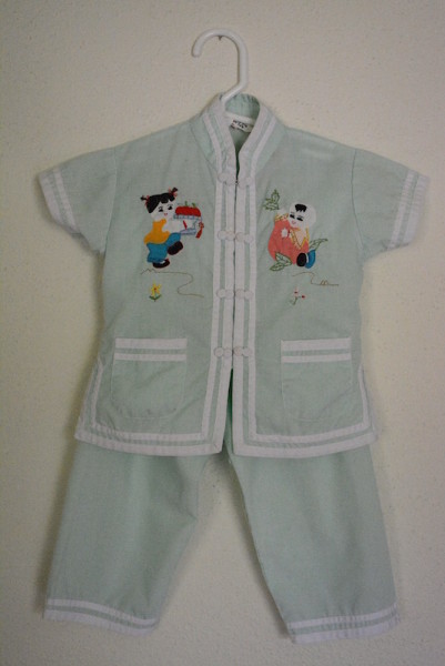 Chinese Pajamas, Plum Blossoms, Chinese Clothes, Vintage Pajamas, Vintage Clothes, Embroidered Clothes