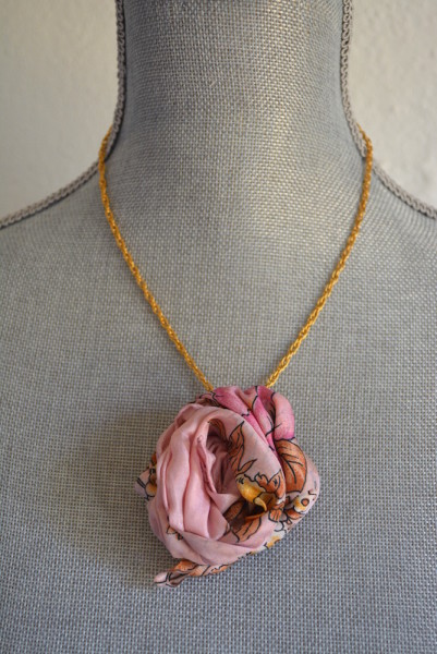 Pink Flower Necklace, Pink Flower, Vintage Material, Fabric Flower Jewelry, Pink Fabric Flower Necklace, Vintage Flower, Handmade Flower