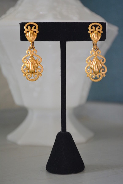 Gold Scrolls Earrings, Trifari Earrings,Trifari Jewelry,Trifari,Antique Gold Earrings, Gold Earrings, Vintage Gold Earrings