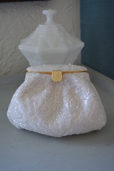 Frosted White Beaded Purse, Opalescent Purse, Pearlized Purse,Vintage Pearl Purse, White Purse, White Beaded Purse,Bride, Bridal Wear,Bridal Purse