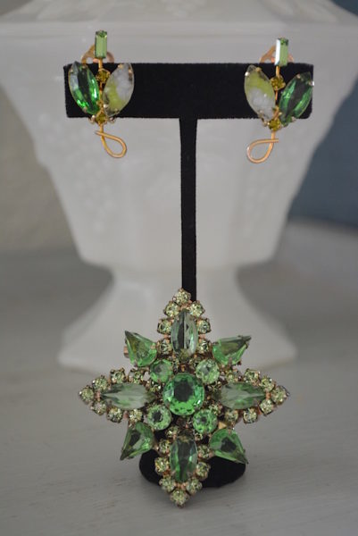 Green Sapphire Brooch Set, Green Diamond Brooch Set, Peridot Brooch Set, Emerald Brooch Set, Green Brooch and Earrings, Brooch and Earrings, Vintage Green Jewelry