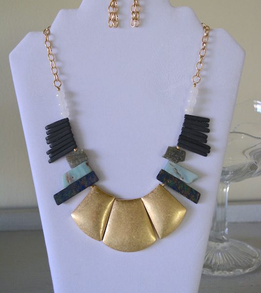 Gold and Stones Necklace Set, Beaded Necklace and Earrings, Stones Necklace and Earrings, Necklace and Earrings, Jade Necklace, Turquoise, Charcoal, Rocks Jewelry