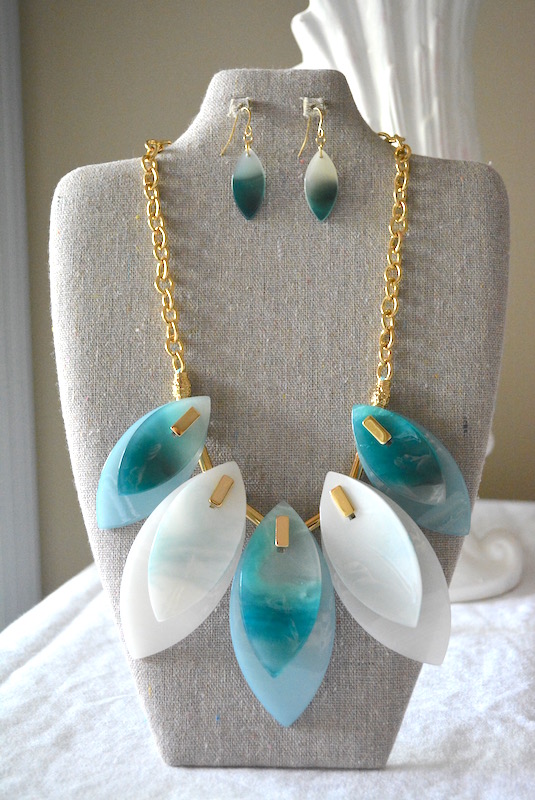 Turquoise Shell Necklace Set, Shell Jewelry, Turquoise Shell Jewelry, Turquoise Jewelry, Necklace and Earrings